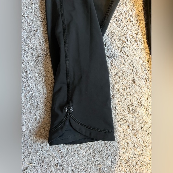 Under Armour Black Cropped Leggings - Picture 2 of 2